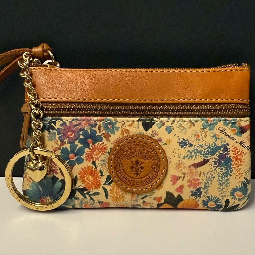 ATTENTION! PRICE DROP!
Firenze Moda coin purse
WAS $25. NOW $20.